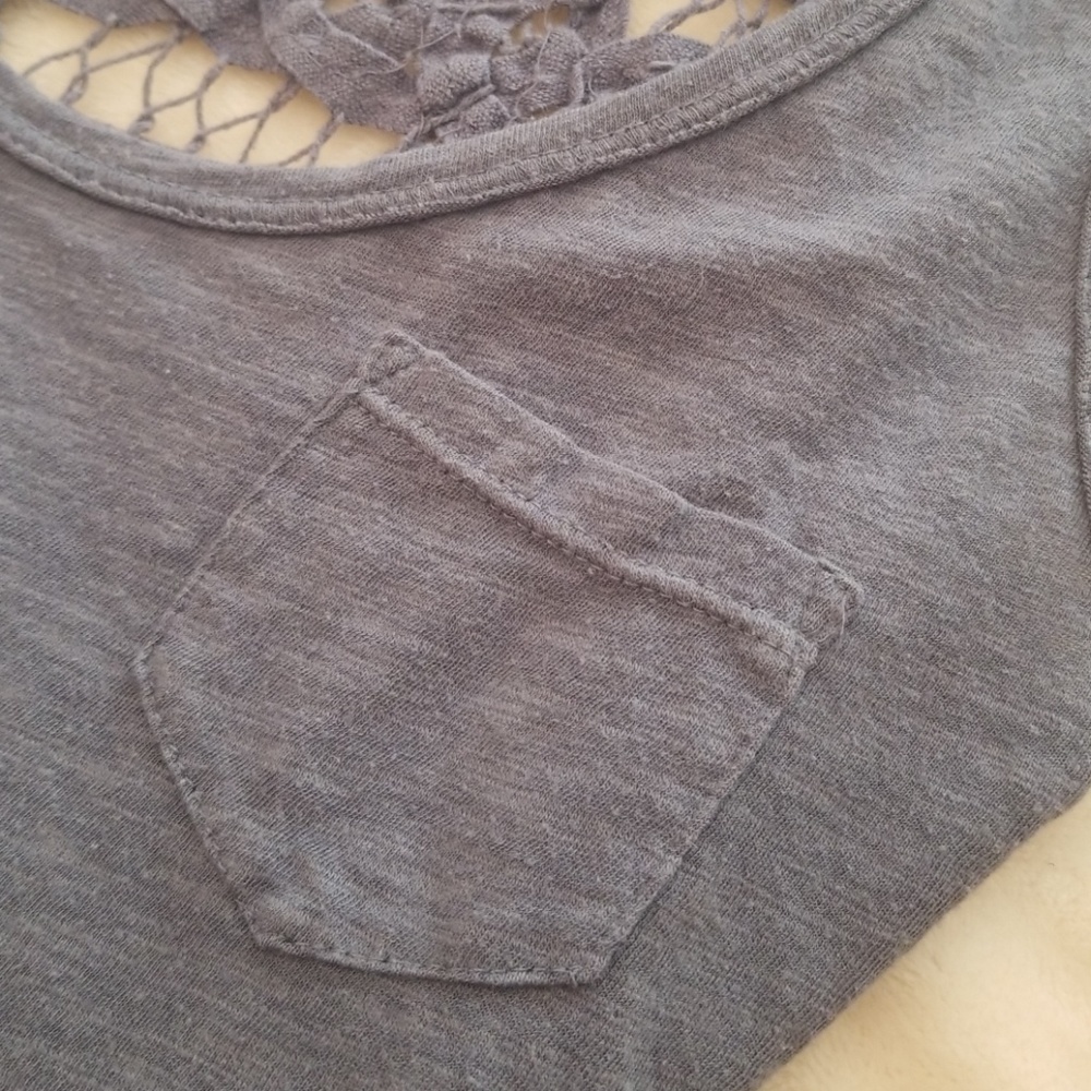 Tops - Picture 3 of 4